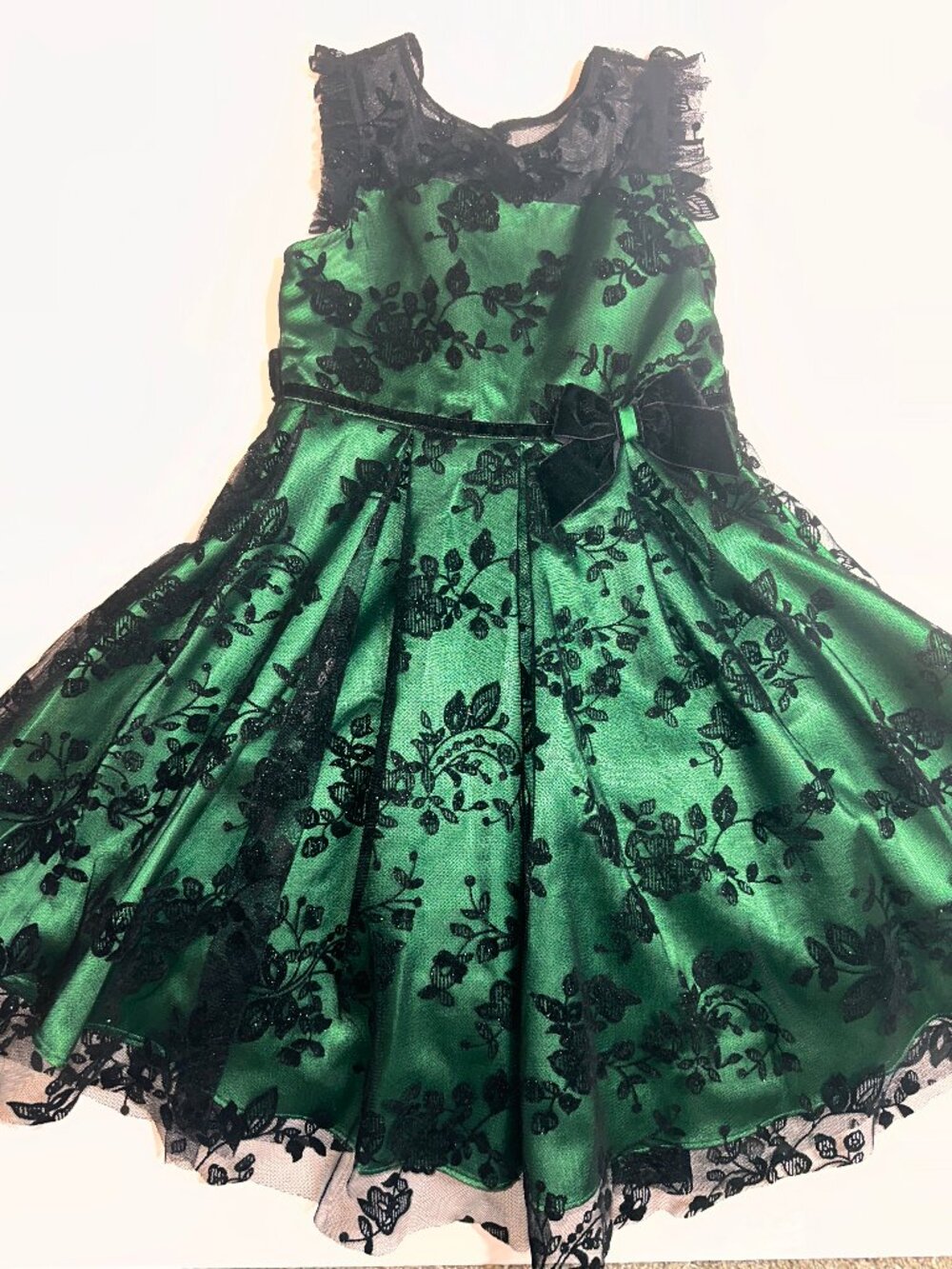 Jona Michelle girls dress Green With Black Lace Size 6 STUNNING #722